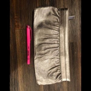 Express metallic clutch